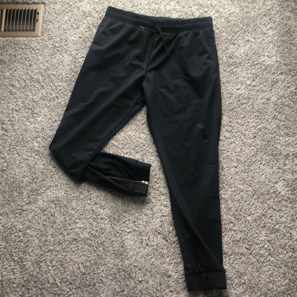 Zyia black Everywhere joggers size small